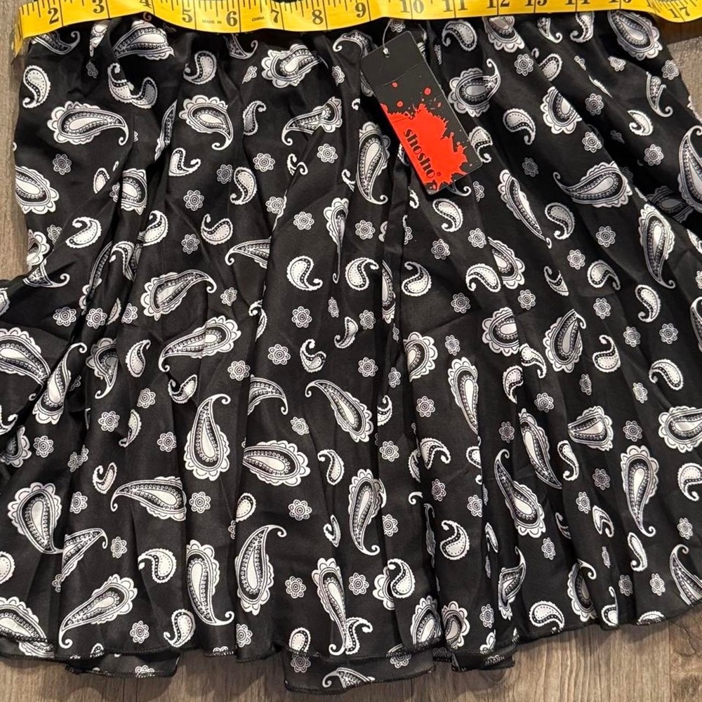 Vintage y2k 2000s Boho Black & white paisley print mini skirt elastic waistband - Picture 4 of 4